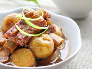 小土豆烧排骨