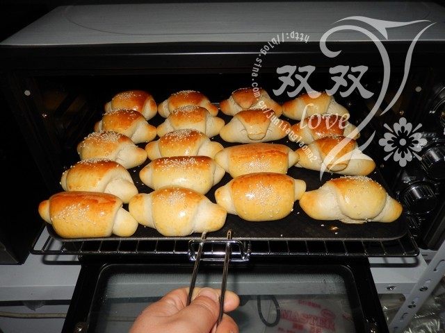 快速面包小布利 ,烤箱预热,将其送入