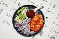 五花肉泡菜小火锅,准备炒锅底的食材。