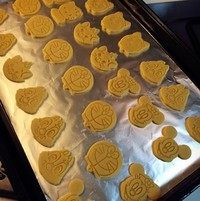 卡通黄油饼干,干放入烤盘