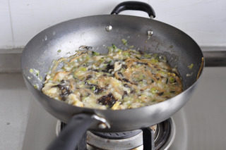 紫菜南瓜疙瘩面,把<a style='color:red;display:inline-block;' href='/shicai/ 8210'>馓子</a>捏碎放入即可