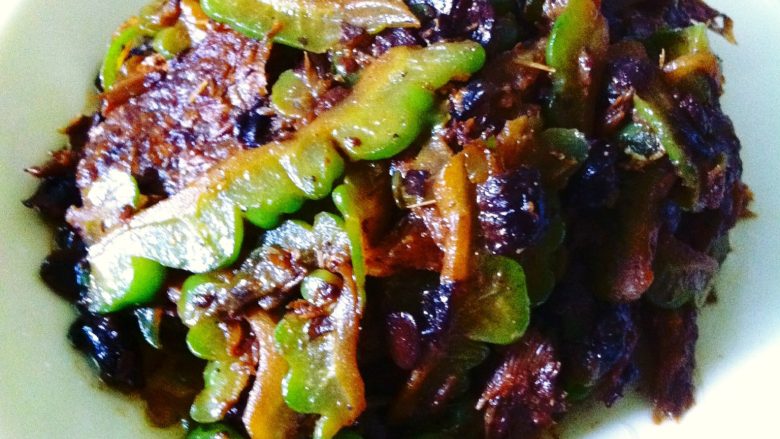 豆豉鲮鱼炒苦瓜