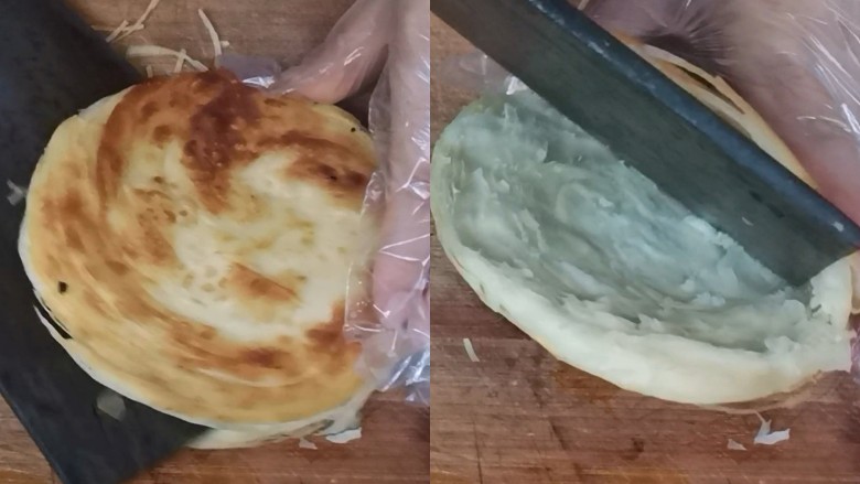 家常肉夹馍,晾至不烫手,用刀把饼分离开,底部不要切断
