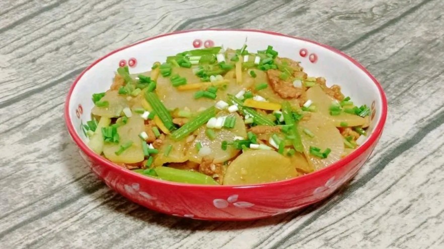 芹菜萝卜炒牛肉