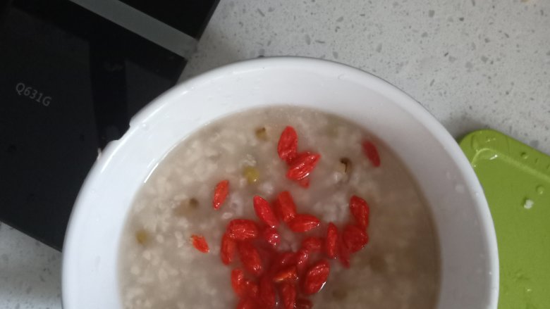凉拌苦瓜,可以配着粥一起吃