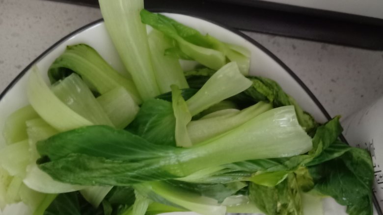 番茄凉面,焯好小油菜