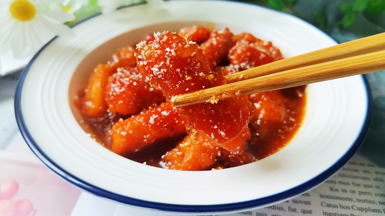 拔丝南瓜,凉了之后外焦里嫩,软糯香甜,非常甜蜜!