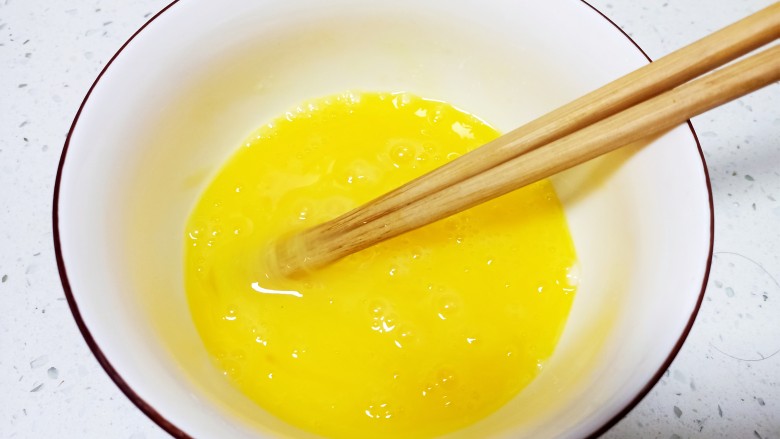 蒲公英蒸饭,搅拌均匀