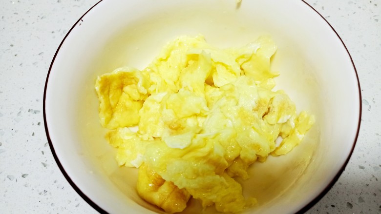 蒲公英蒸饭,盛出