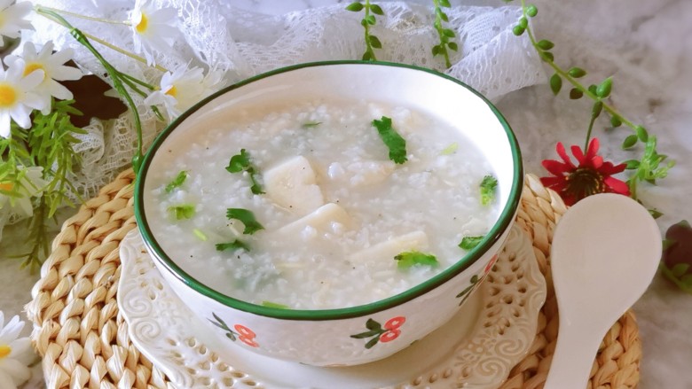 芋头粥,盛出食用，香浓可口。