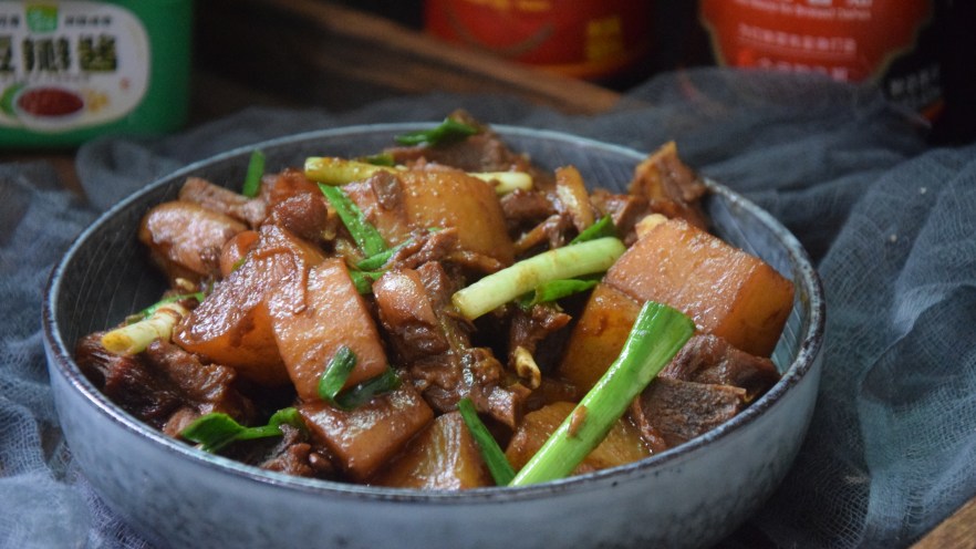 酱香羊肉萝卜