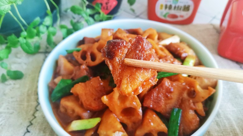 五花肉焖莲藕,大口吃肉肉就是爽!