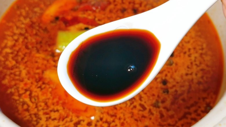 好吃到没朋友的鸭血豆腐粉丝汤来啦!,2勺<a style='color:red;display:inline-block;' href='/shicai/ 788'>生抽</a>