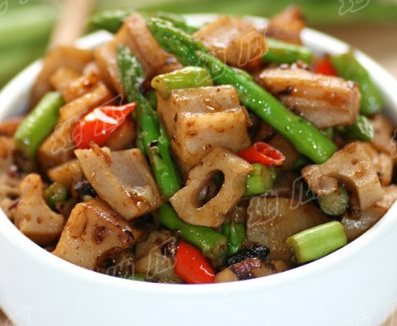 芦笋豆豉爆藕丁