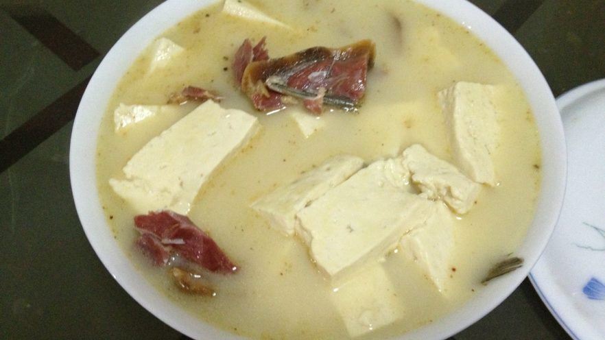 火腿豆腐鲫鱼汤