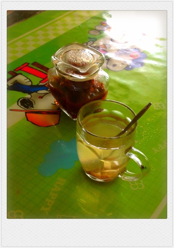 姜枣茶,温凉后装瓶，平时用时用开水冲开。