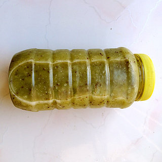 冰棒的青春梦想,这是做好的<a style='color:red;display:inline-block;' href='/shicai/ 596'>猕猴桃</a>果汁，具体过程要查看我的<a style='color:red;display:inline-block;' href='/shicai/ 596'>猕猴桃</a>奶昔中的步骤，此处省略啦
