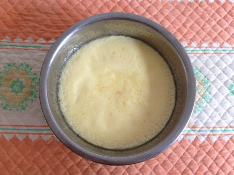 夫妻鸡蛋糕,鸡蛋糕出锅。