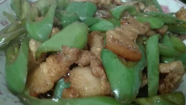 五花肉炒青椒