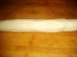 蓝莓山药片,把山药皮刮干净