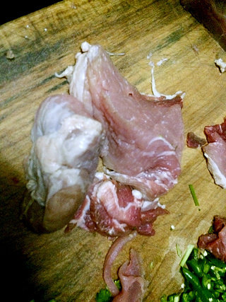 老东北锅包肉,选用新鲜的猪肉!有点肥肉也可以的
