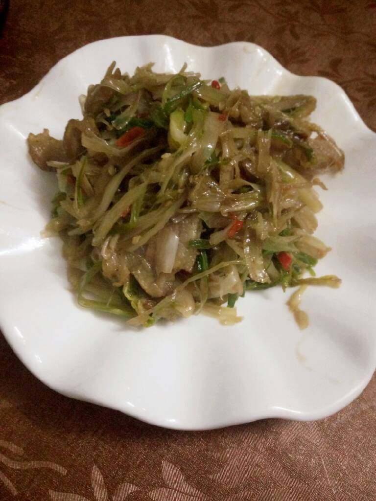 腊肉炒荞头