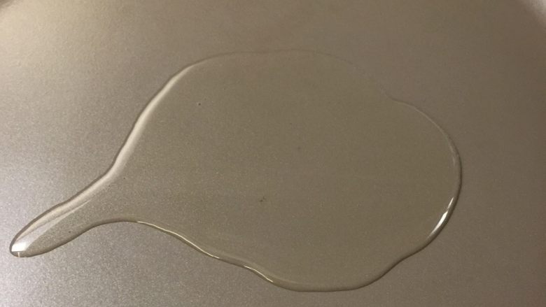 烤海苔,不粘锅里放一点点油
