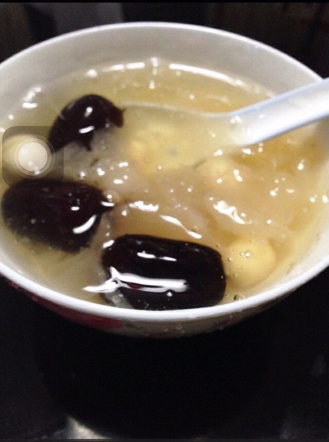银耳莲子红枣甜汤 (电饭煲版)