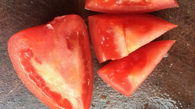 暖阳面（番茄鸡蛋面）,切小块