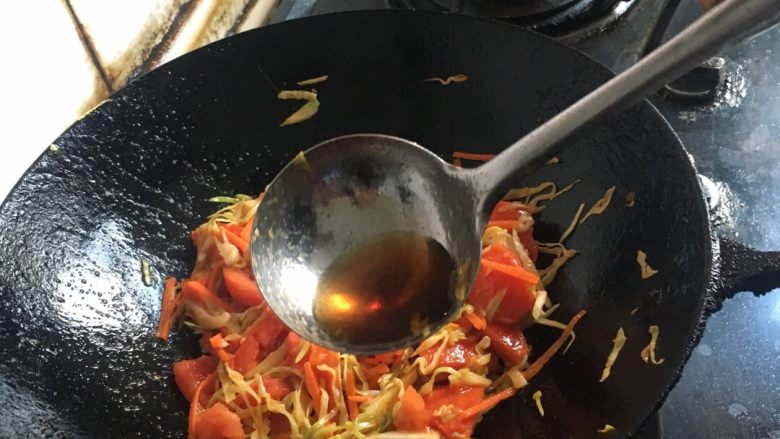 暖阳面（番茄鸡蛋面）,加料酒