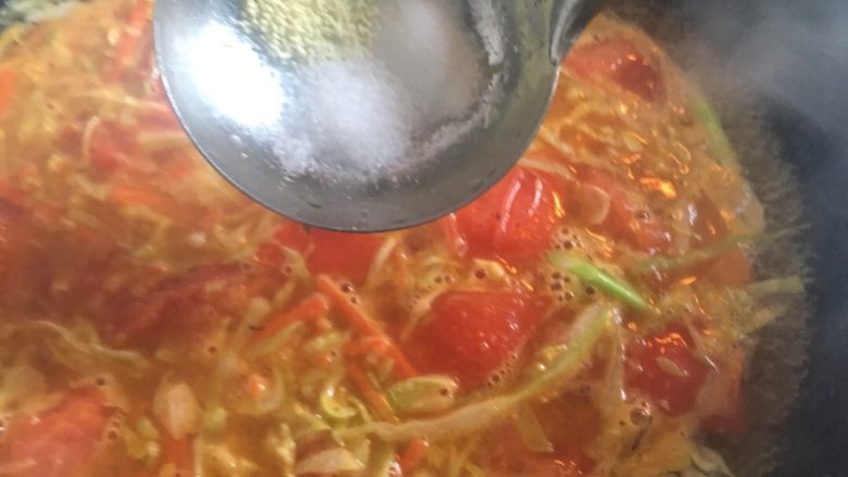 暖阳面（番茄鸡蛋面）,煮开下调料