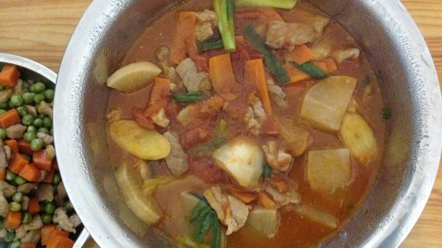 蕃茄酸萝卜瘦肉锅