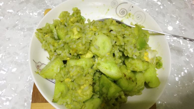 牛油果黄瓜蛋黄拌饭
