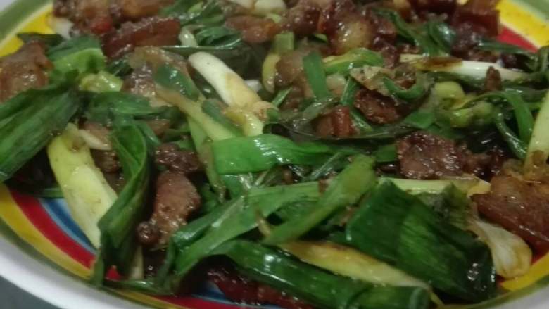 蒜香五花肉,可以了 肉过火了点 不过挺酥香