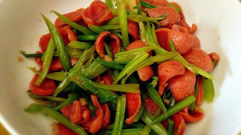 台湾烤肠炒香芹