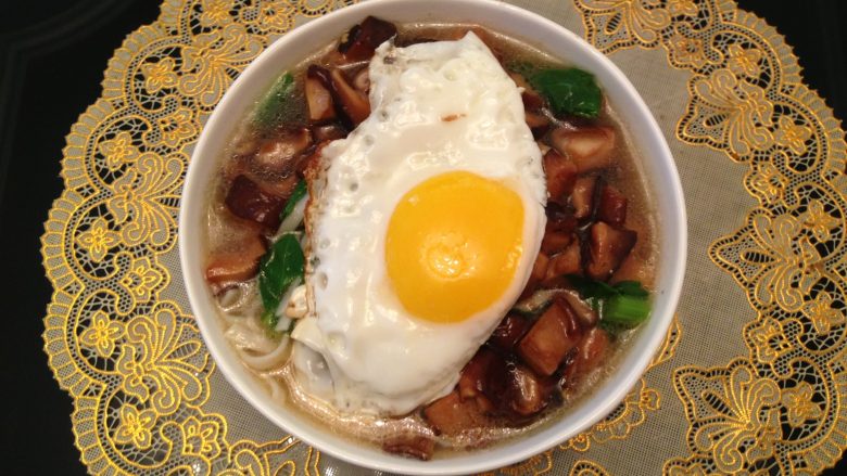 香菇青菜鸡蛋面