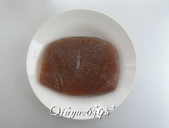 地方菜 魔竽豆腐炒山药,魔竽豆腐用水浸泡,去除部分碱味.