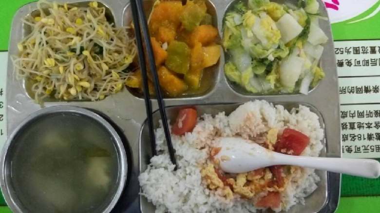 饭堂晚餐