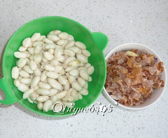 地方菜 糖醋花生米 ,去皮(想起来猜谜童谣:麻屋子,红帐子,里面坐着个白胖子)