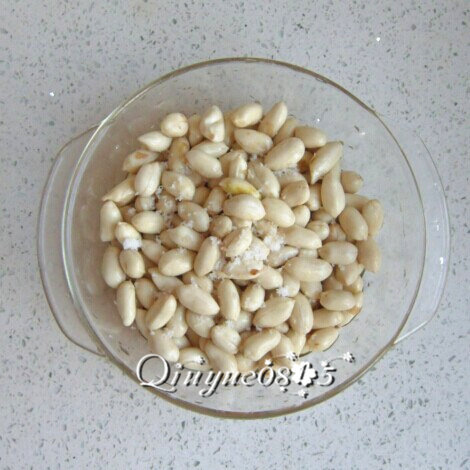 地方菜 糖醋花生米 ,放糖和醋