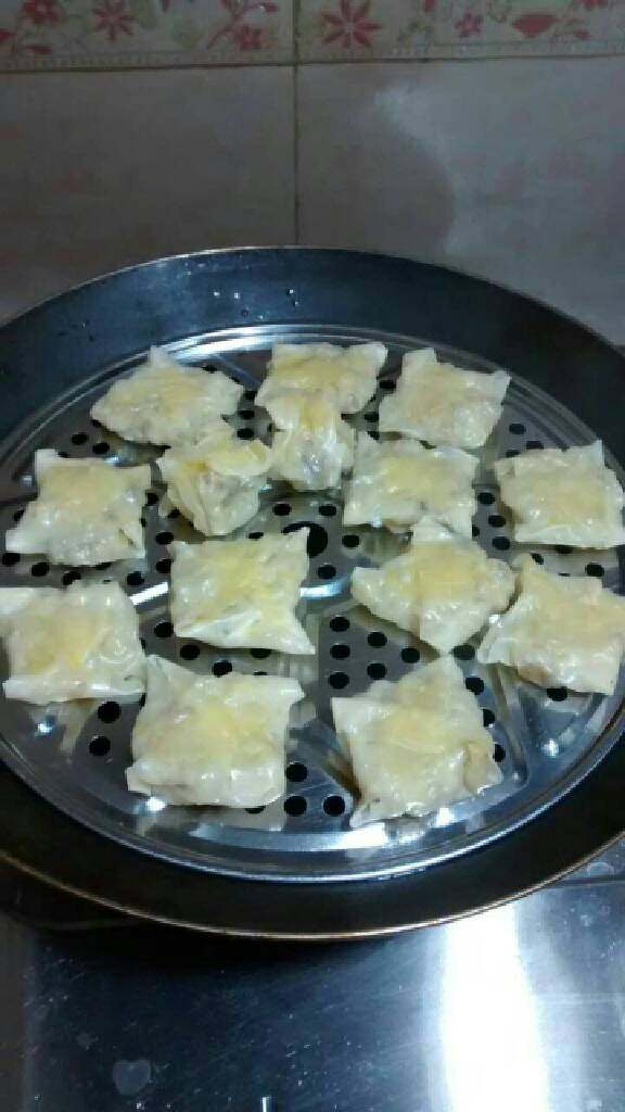 番薯泥煎饼,怕上火的,也可以蒸熟来吃,大概10分钟左右就0K了,小孩热着吃还挺喜欢的