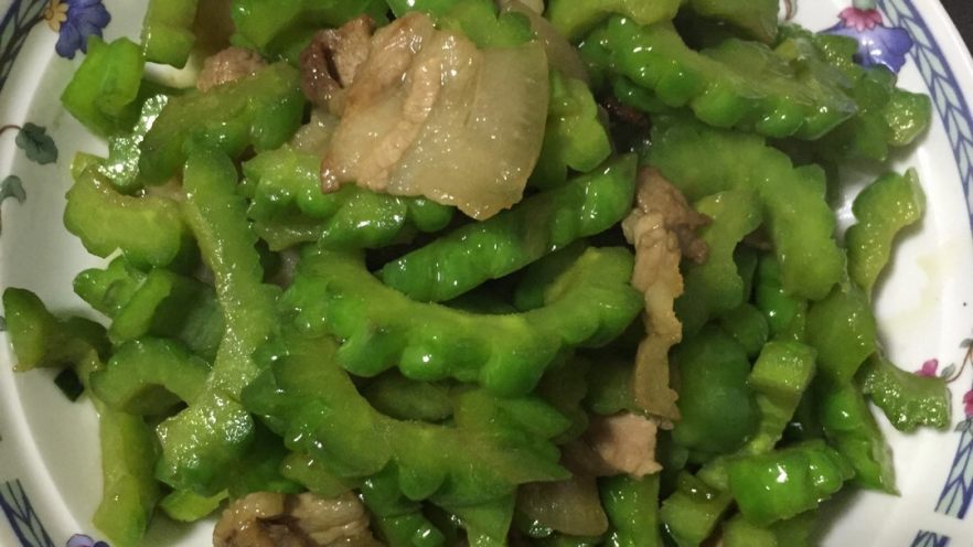 五花肉炒苦瓜