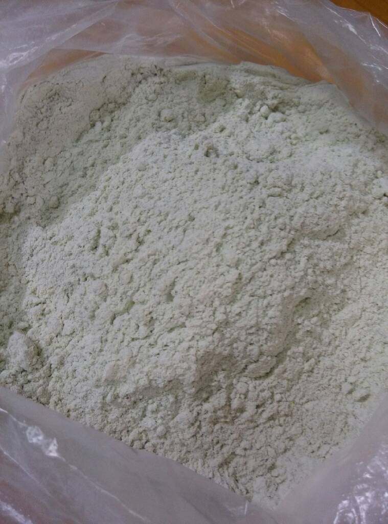 地方菜 潮汕朴籽粿,这是市场上现成的朴籽粉(白中带青,而且带着朴籽叶的清香味)