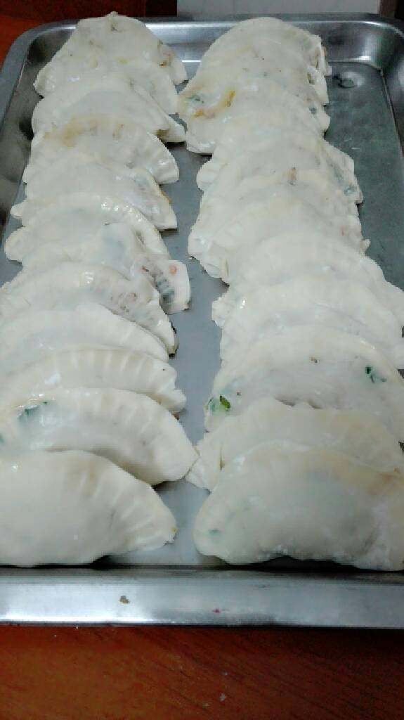 饺子馅的又一做法,接着就是包饺子,然后蒸熟,在然后就吃😁