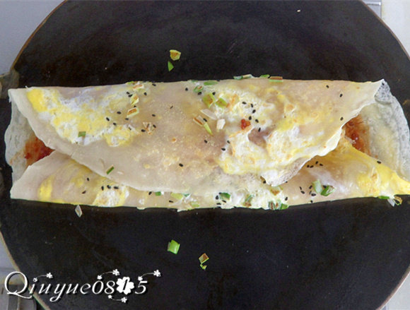 地方菜 煎饼,把饼卷成如图