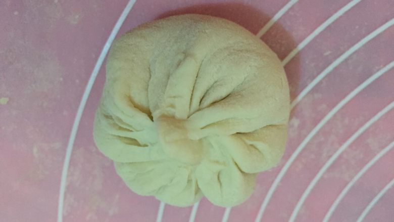 混合果汁花朵馒头,5.类似于包包子一样包起来(原谅我包的比较丑)