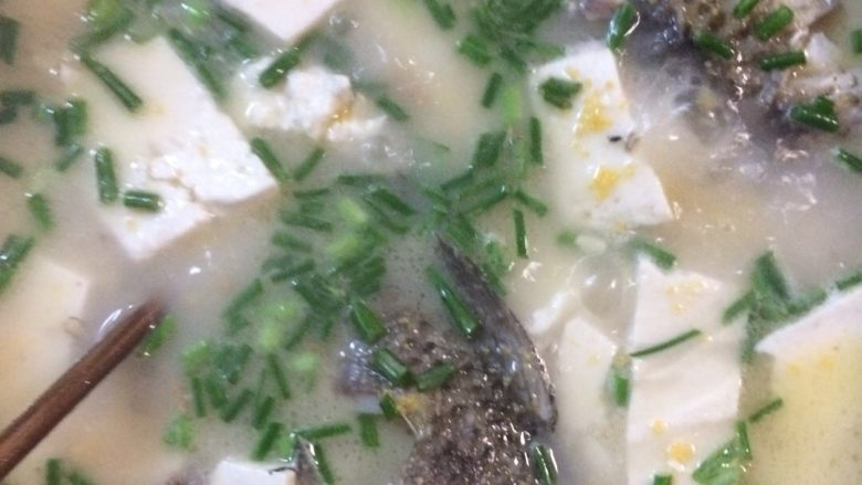 鲫鱼豆腐汤