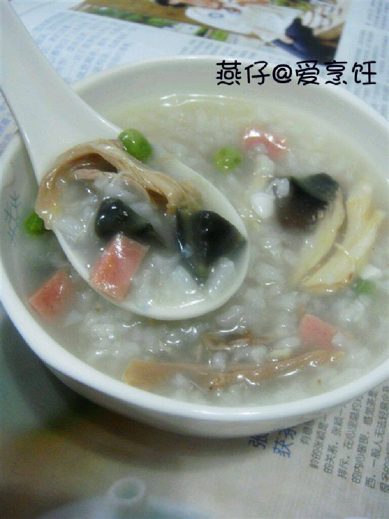 火腿皮蛋鸡丝粥