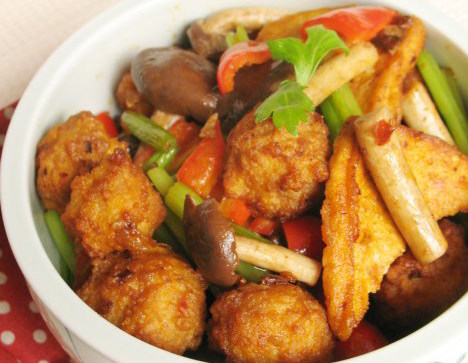 麻辣豆腐虾丸钵