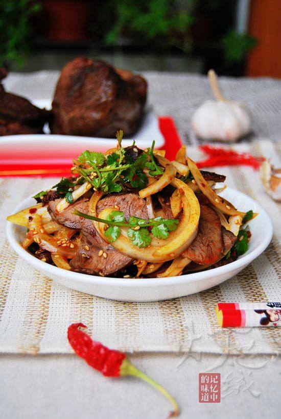 香辣洋葱拌牛肉